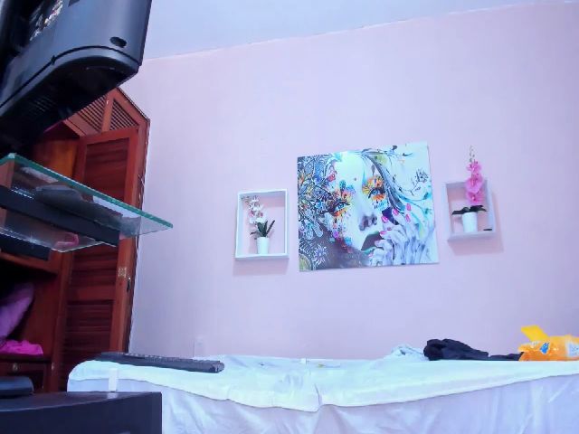 Live sex webcam photo for ZOE_CAT #269409783