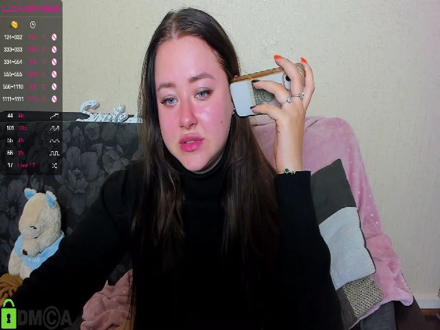 Live sex webcam photo for MissDiaa #269408945