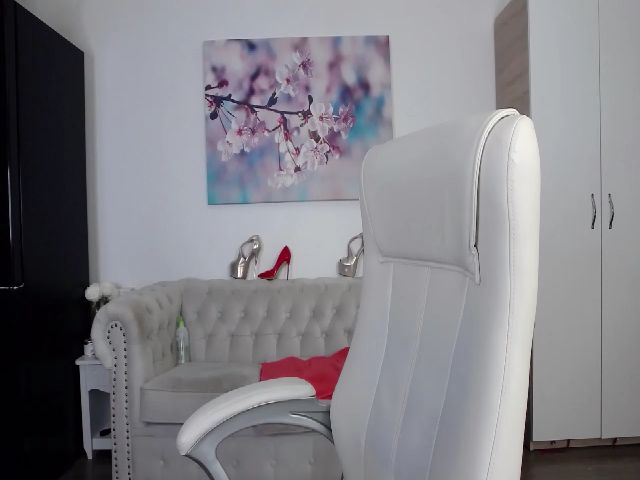 Live sex webcam photo for JanelleBrown_ #269413655