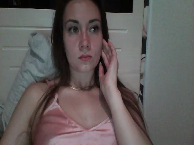 Live sex webcam photo for brunetteMia23 #269415944