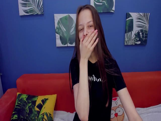 Live sex webcam photo for LianaWild #269402529