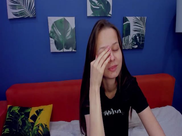 Live sex webcam photo for LianaWild #269403983