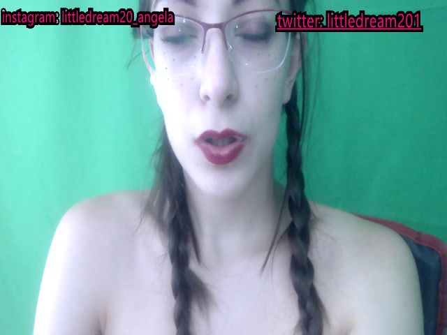 Live sex webcam photo for Littledream20 #269409221