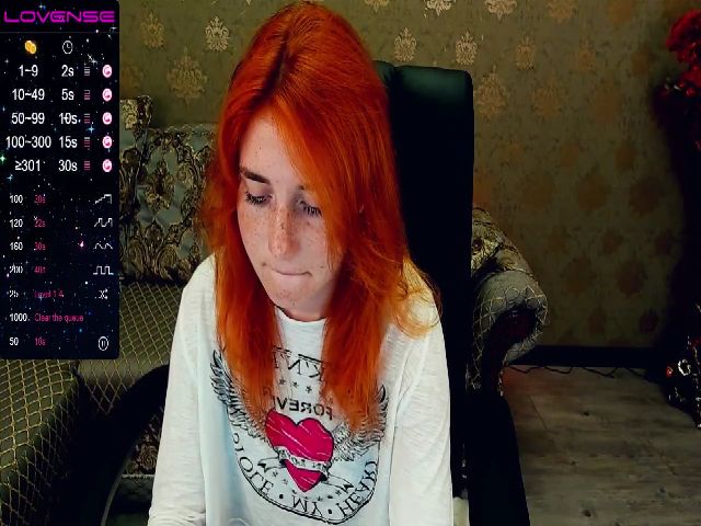 Live sex webcam photo for EmiilyFox #269407583