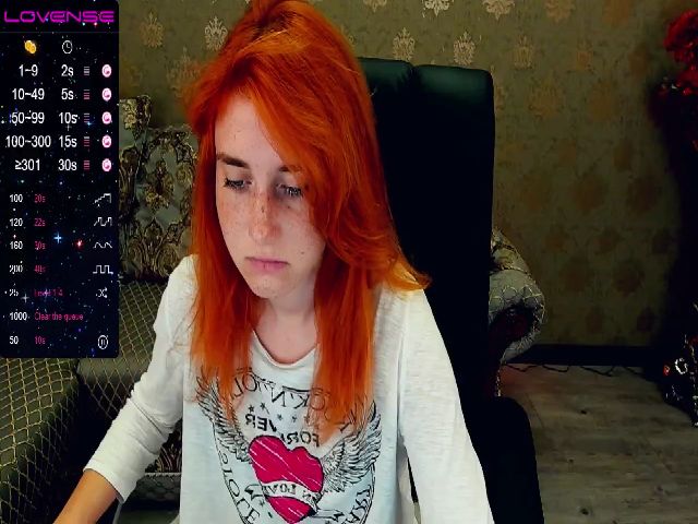 Live sex webcam photo for EmiilyFox #269408677