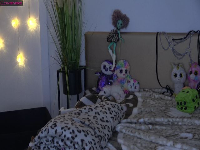Live sex webcam photo for B3llaSwannie #269416525