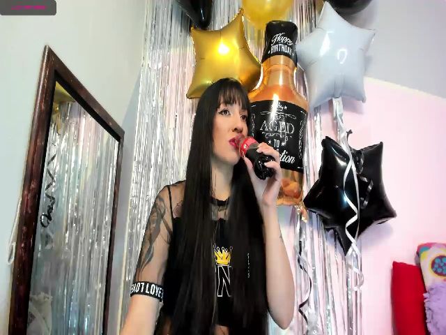 Live sex webcam photo for Violetatoo #269400267