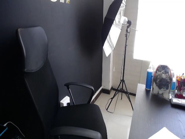 Live sex webcam photo for MissTiara_ #269409310