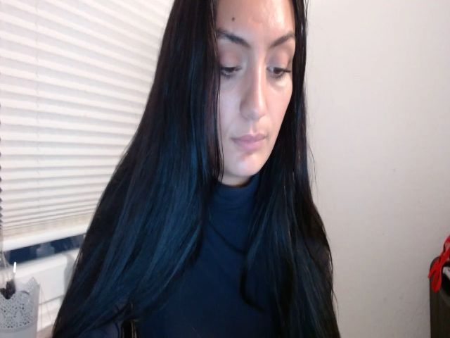 Live sex webcam photo for hello_its_me5 #269411383