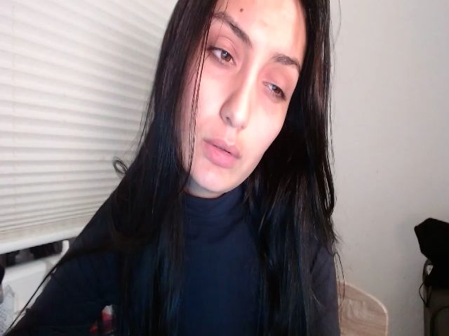 Live sex webcam photo for hello_its_me5 #269413619