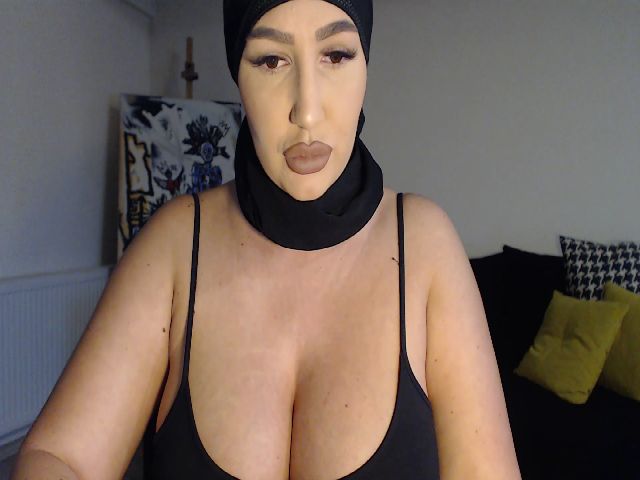 Live sex webcam photo for SelmaAzmani1 #269414137