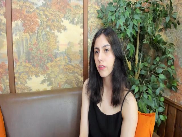 Live sex webcam photo for SarahBanks #269416734