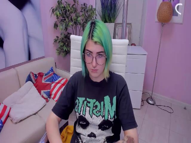 Live sex webcam photo for EllieSmile #269415187