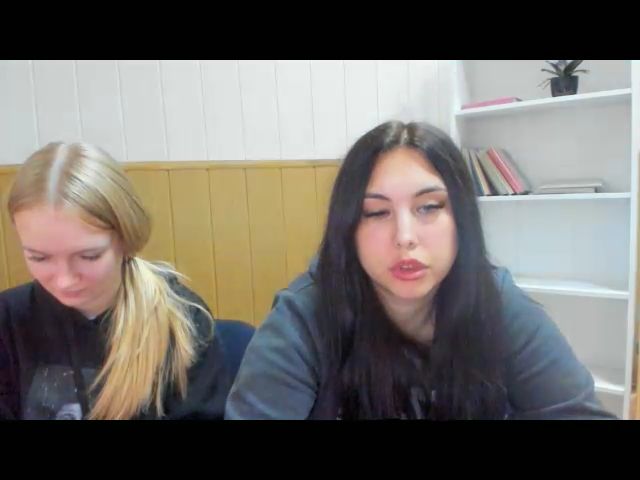 Live sex webcam photo for EmillyWillis #269402717