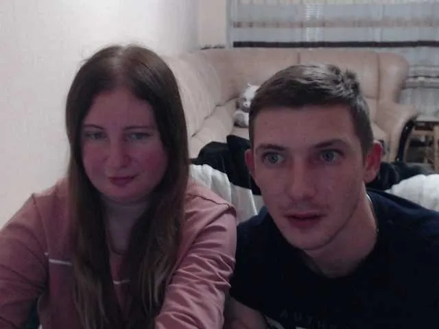 Live sex webcam photo for PeterAndJenda #269411923