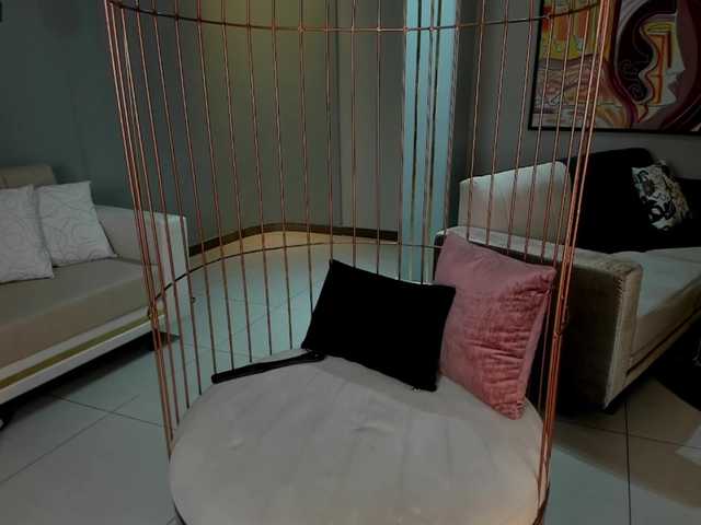 Live sex webcam photo for SammyMoore #269399536