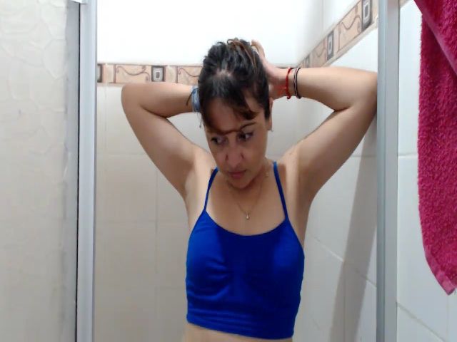 Live sex webcam photo for AnieHorny #269399406