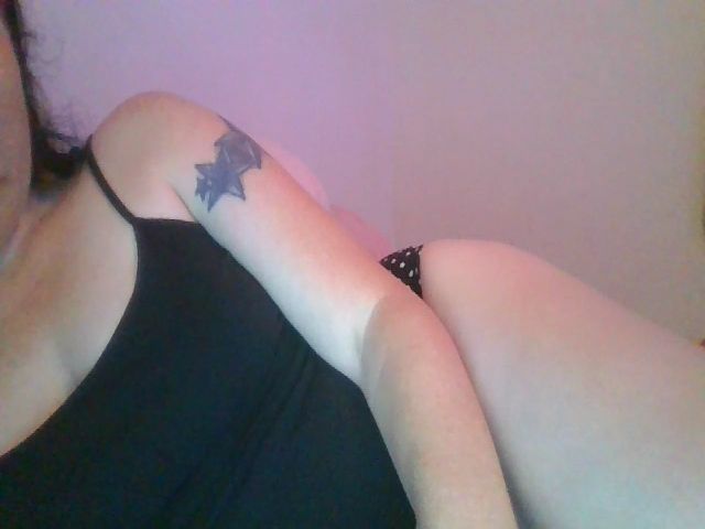 Live sex webcam photo for HarleyStar82 #269402858