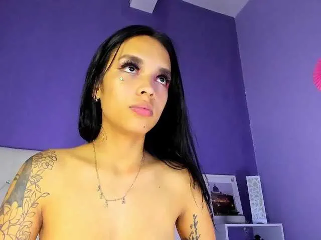 Live sex webcam photo for SaraColleman #269403293