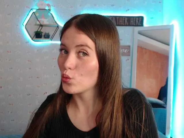 Live sex webcam photo for violet-03 #269412461