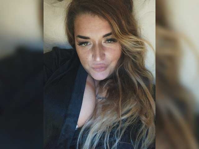 Live sex webcam photo for Wennice #269403067