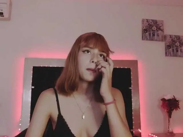 Live sex webcam photo for EmillyBrown #269398727