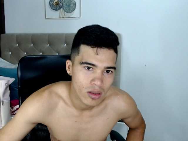 Live sex webcam photo for ErikaYSamuel #269407799