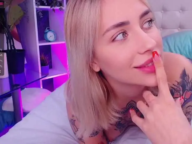 Live sex webcam photo for KaprinaGirrs #269421908