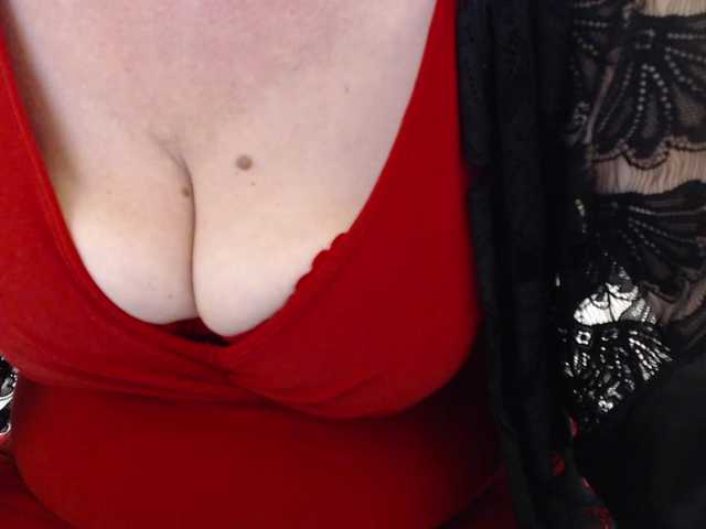 Live sex webcam photo for MadamSG #269428736