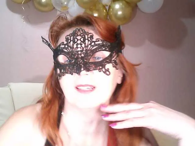 Live sex webcam photo for leeloofire #269428577