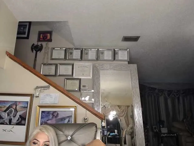 Live sex webcam photo for adrianna_fox #287953217