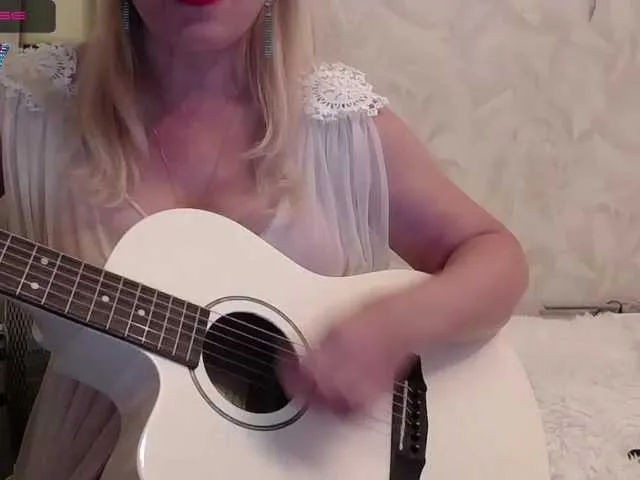 Live sex webcam photo for Lady-Erata #269428836