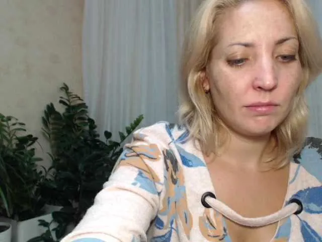 Live sex webcam photo for mariska-kiska #269429265