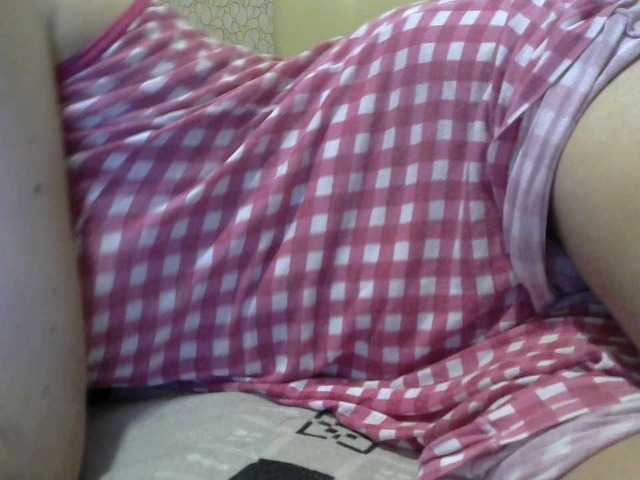 Live sex webcam photo for Saraoff82 #269429320