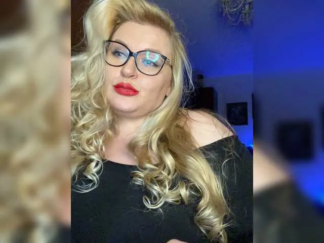 Live sex webcam photo for WifeyNusha #269428881