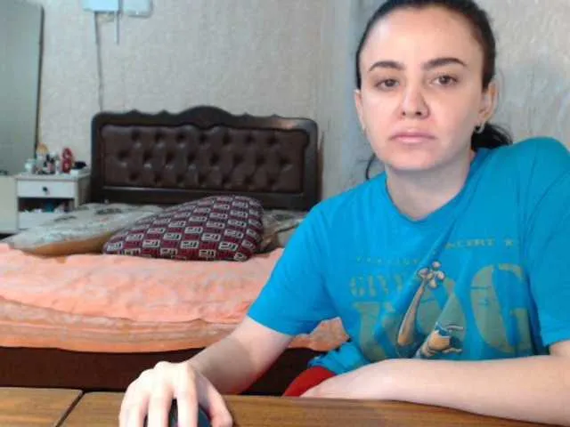 Live sex webcam photo for Katernia48 #269424915