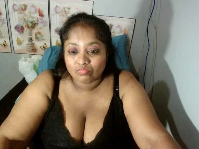 Live sex webcam photo for Indiantasha #287986203