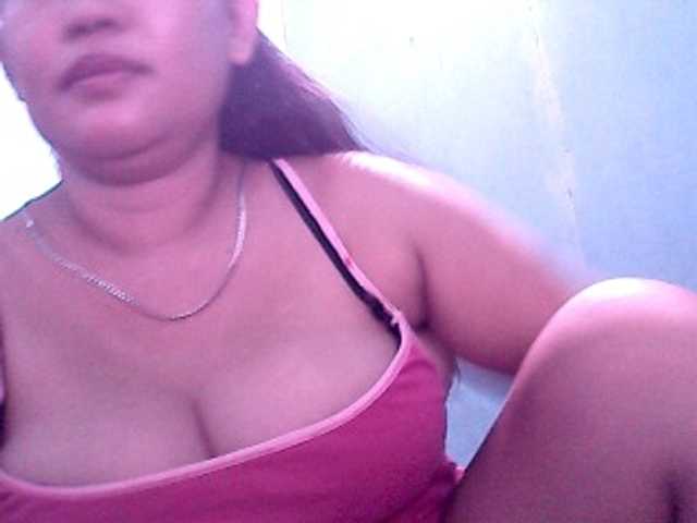 Live sex webcam photo for wildmom4u #269425617