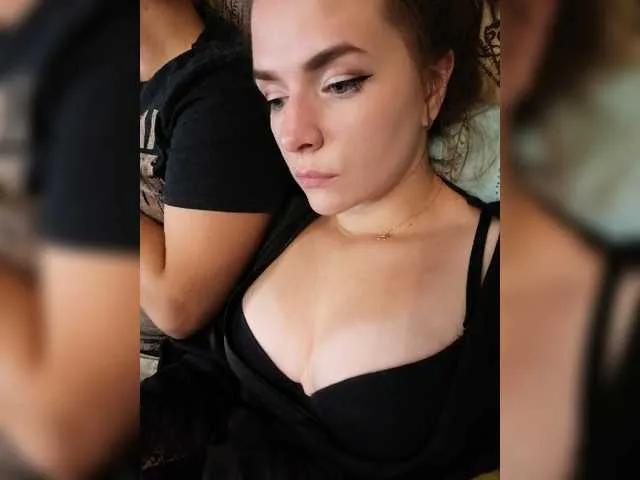 Live sex webcam photo for HellMor #269416992