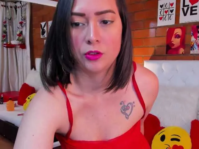 Live sex webcam photo for Tinadirosso #269422428