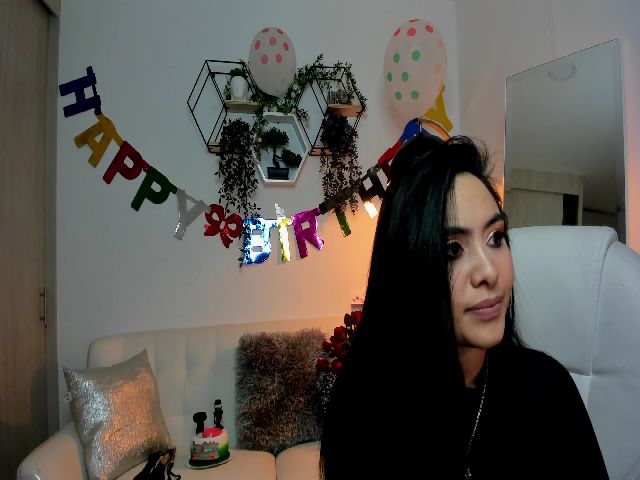 Live sex webcam photo for Marianviolet #269420605