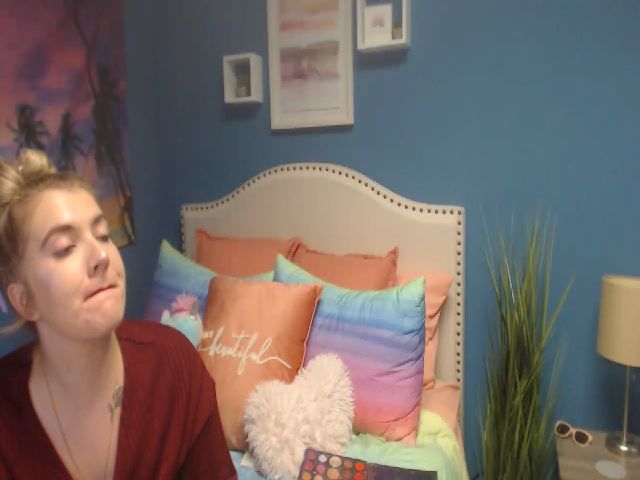 Live sex webcam photo for SnowWhiteXxxx #269420421