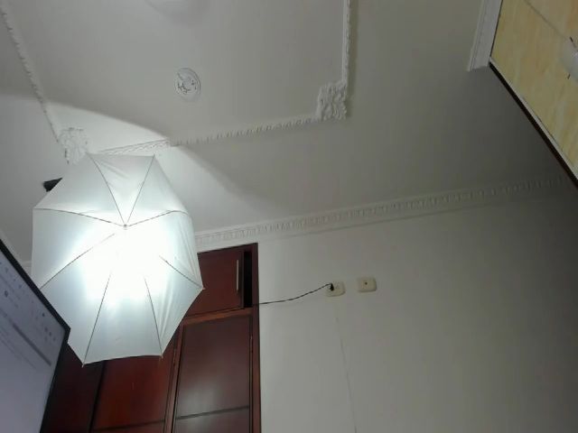 Live sex webcam photo for Roxana_06 #269431632