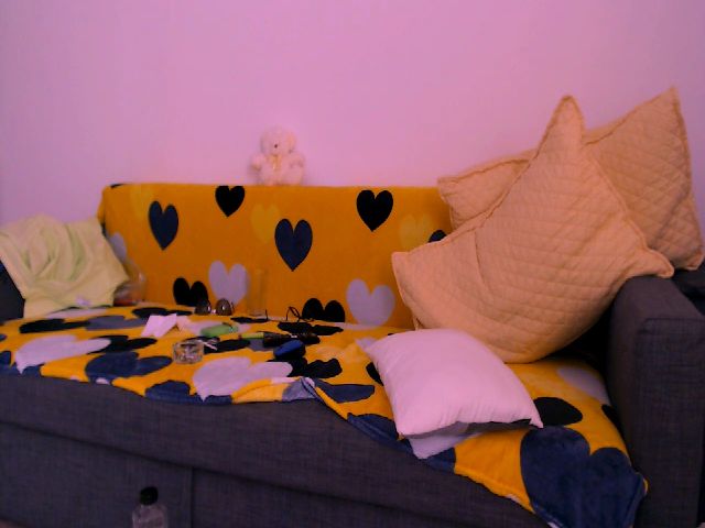 Live sex webcam photo for Isabeladoll #269424427