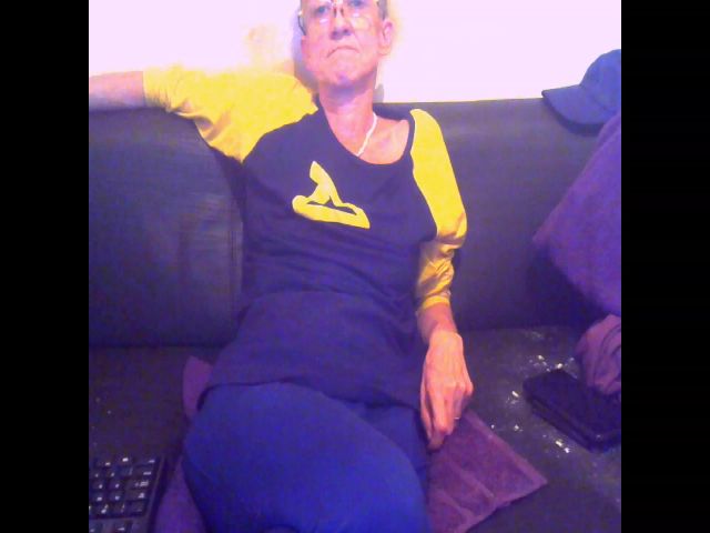 Live sex webcam photo for Sexygeny #269422729