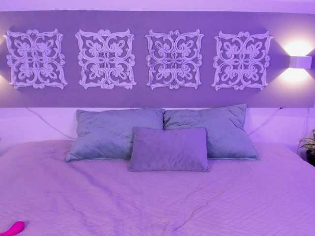 Live sex webcam photo for zoe-wils #269422321