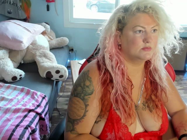 Live sex webcam photo for Janrubygirl #269429655