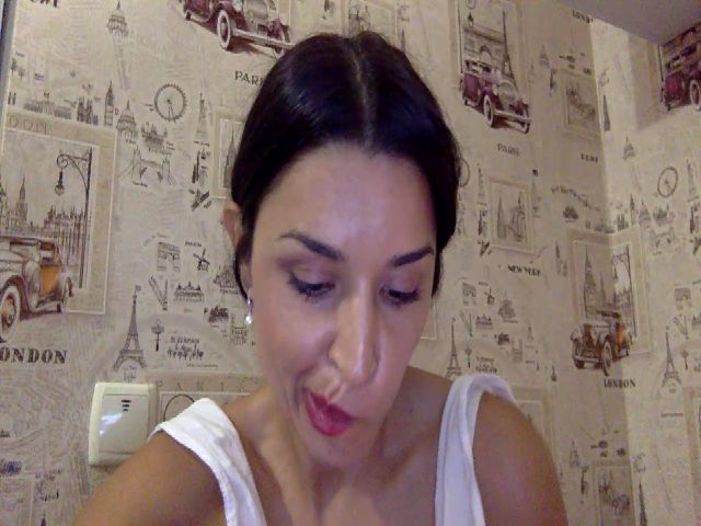 Live sex webcam photo for JolyBoss #269427975