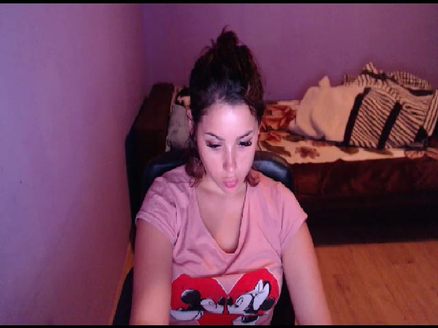 Live sex webcam photo for LoveJulliette #269431969