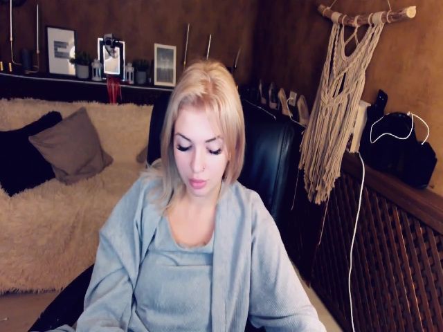 Live sex webcam photo for ArielAniston #269423114